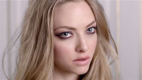 pub givenchy amanda seyfried musique|Very Irrésistible de Givenchy : 10 ans et une nouvelle .